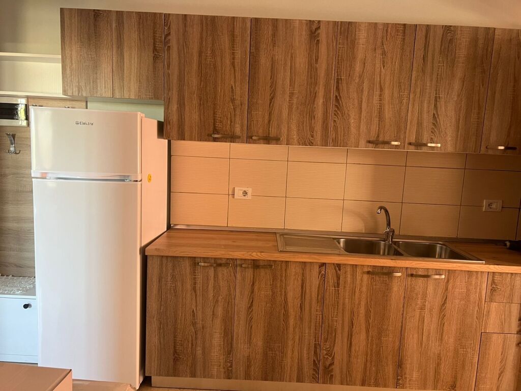 For rent 1+1 private house 3rd floor furnished