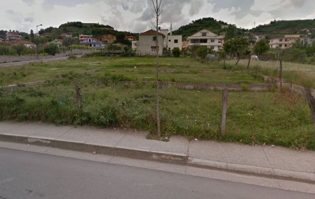 TOKE ME QIRA 1850 M - YRSHEK, POSHTE TOP-CHANNEL