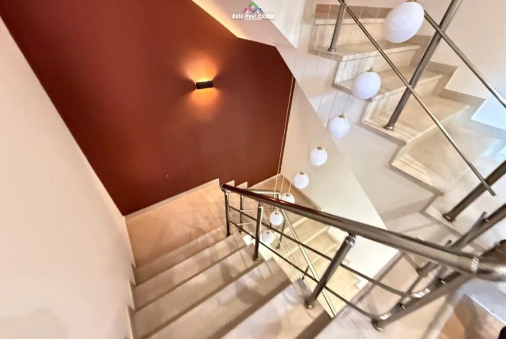 Hotel Me Qera Ne Qender ( ID BH25) Tirane