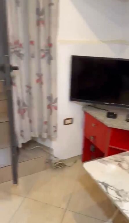 Garsoniere/Bodrum me qera ne Bllok , kafe Roma 26,000 leke   