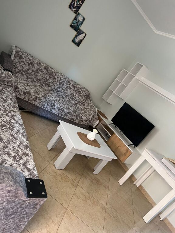 For rent 1+1 private house 3rd floor furnished