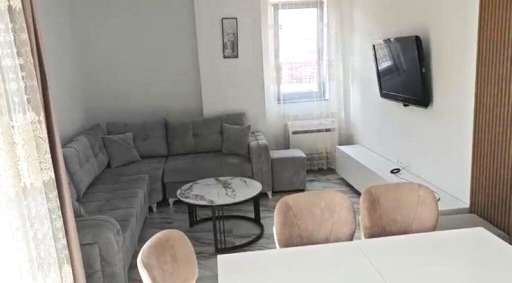 🏢Ish Fusha Aviacionit,prane Supermarket Spar jepet me qera apartament 2+1+2+post parkimi i mobiluar 800Euro