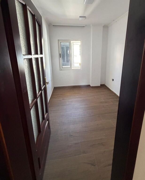 Ambient me Qera për Zyra – Sheshi Willson