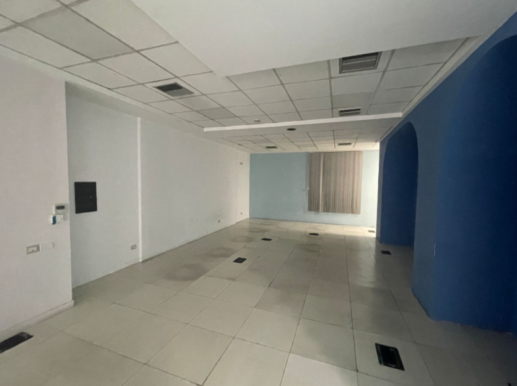 JEPET ME QIRA NJËSI KOMERCIALE – Përballë Delijorgjit