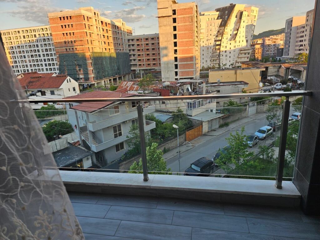 Affittasi Appartamento 2+1+1 con Balcone