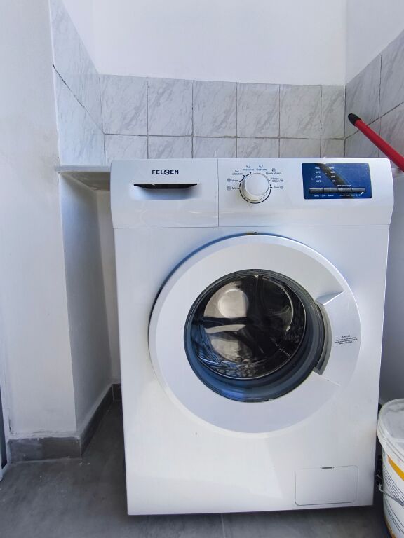 🏡 Apartament 1+1 me pamje deti &amp; porti – Stacioni i Trenit, Durrës