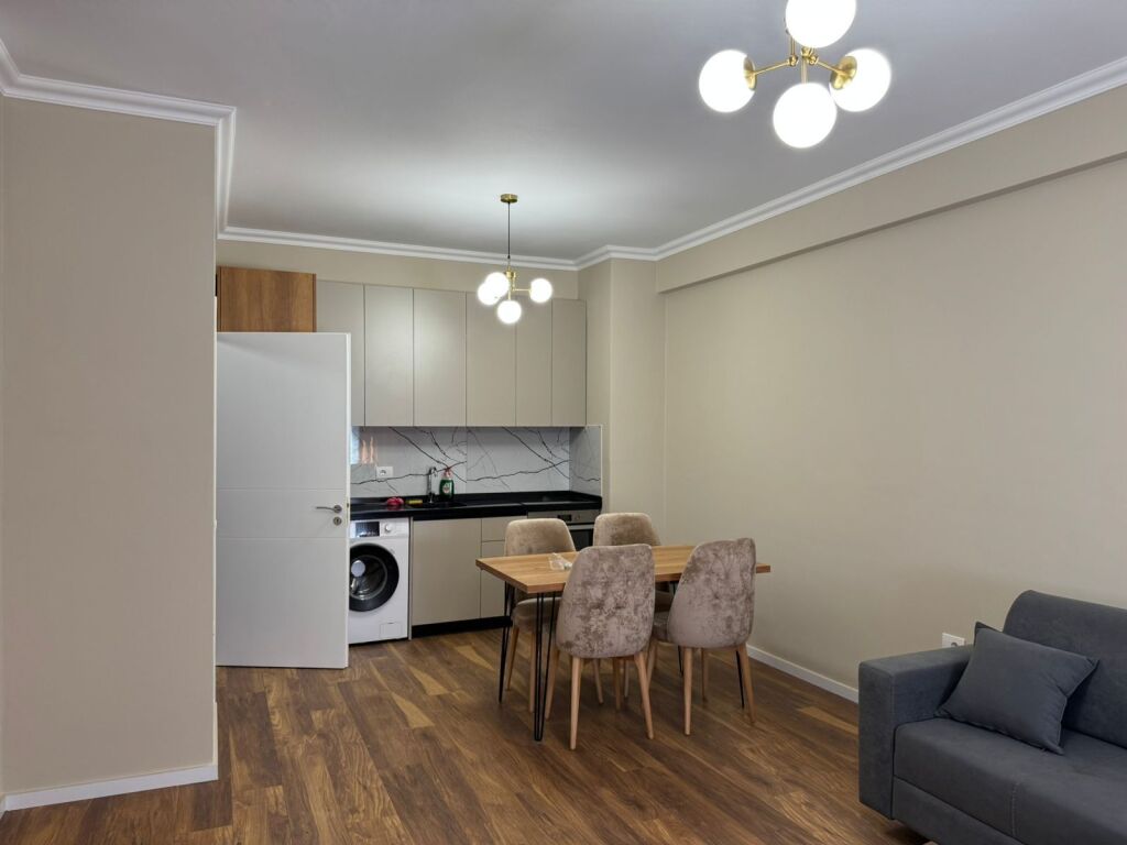 Jepet me qira 1+1 Urban Gate Astir 500€