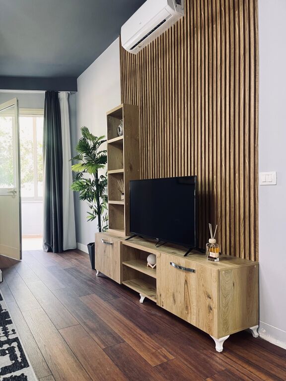 Jepet me qira apartament 2+1 tek Kopshti Botanik!