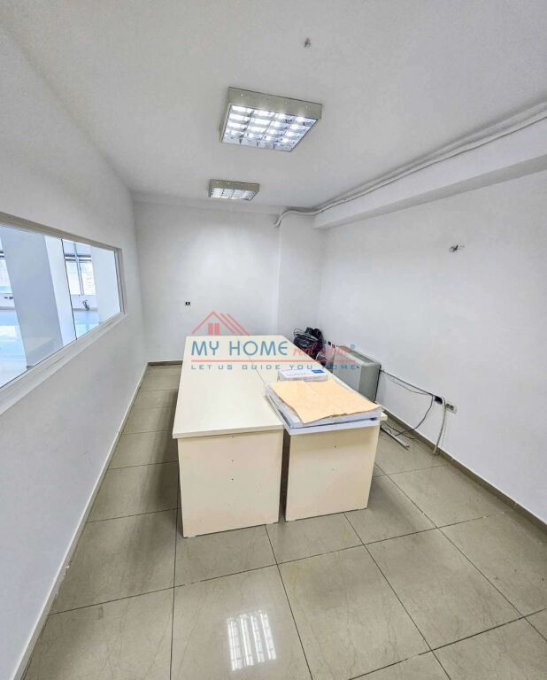 Zyre tek Kompleksi Halili ne Tirane