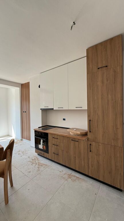 Shitet apartament 1+1 Tek Pishat e Buta (Mali Robit)