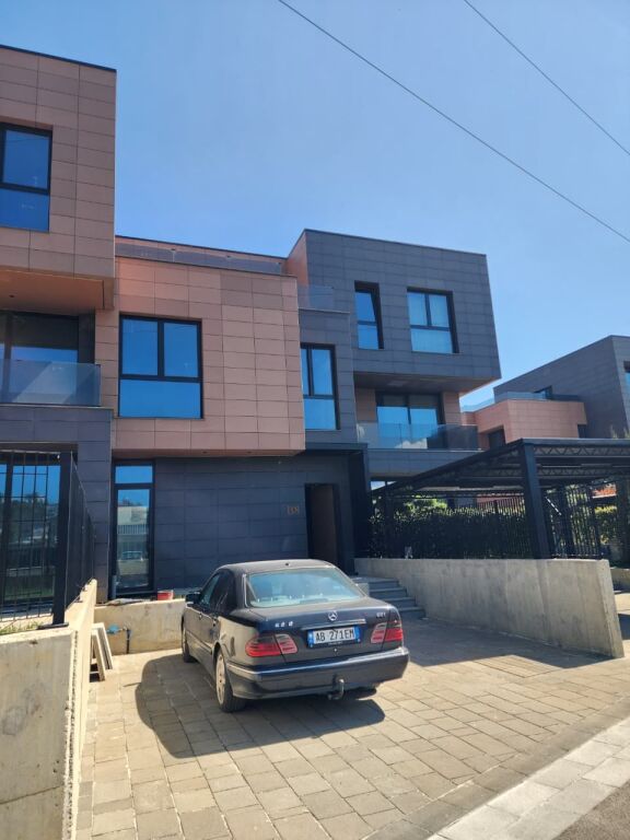 SHITET: Vilë e Bashkëngjitur 📍Luminor Residence - TEG, Pas Uni. Aldent ((780,000€))