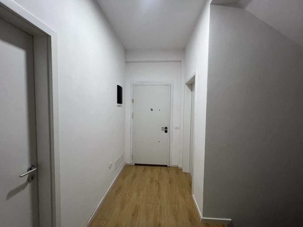 JEPET ME QERA VILA - Kompleksi ABA, Tirane