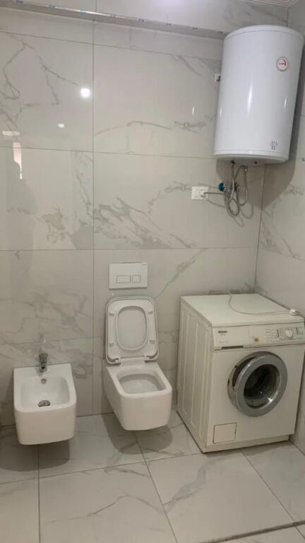 Jepet Me Qera Apartament 1+1+1 Ballkon