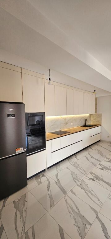 Jepet apartament me qira