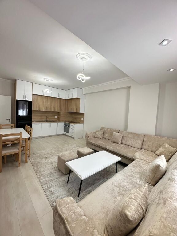 Super 2+1+parcheggio a Astir