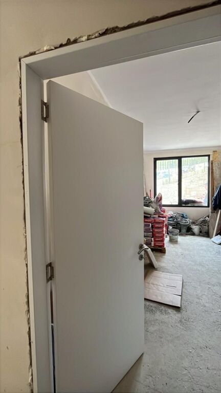 Shitet apartament 3+1+2 – Kompleksi Xheluks, Rruga e Elbasanit !