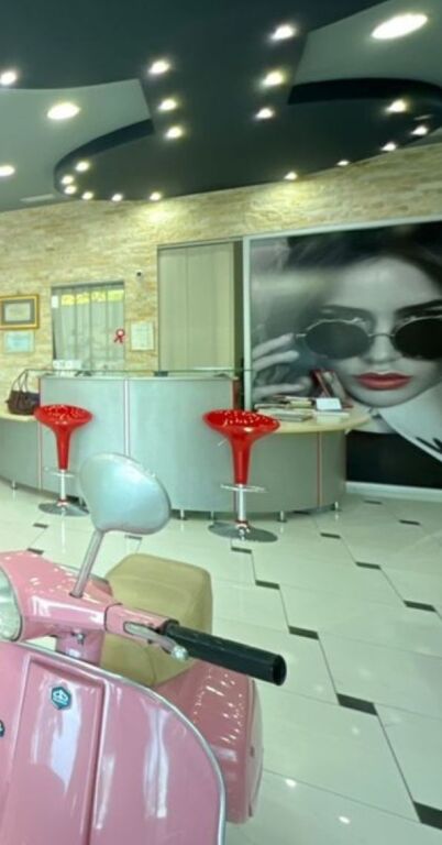 Ambjent Komercial me Qera