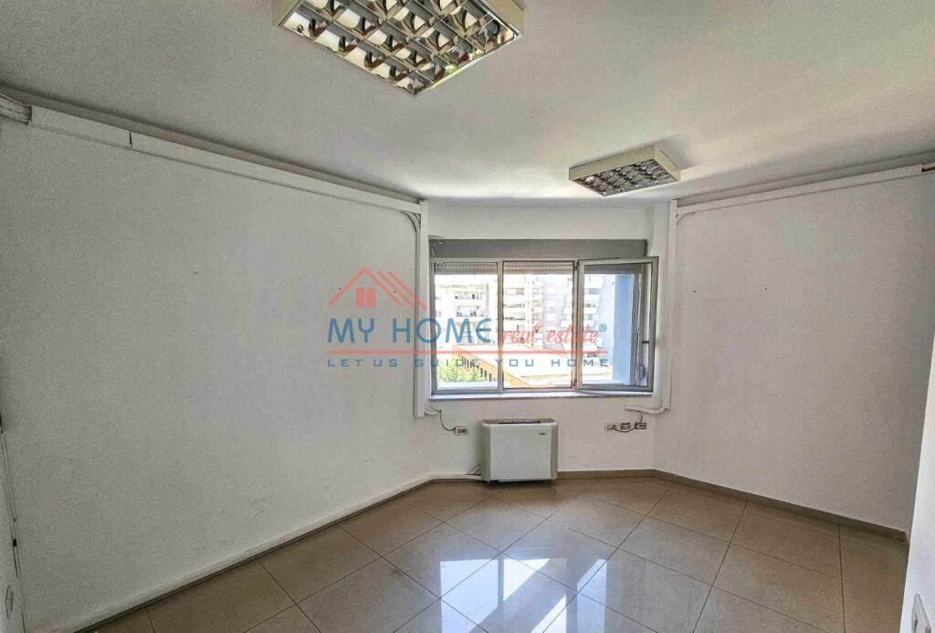 Zyre tek Kompleksi Halili ne Tirane