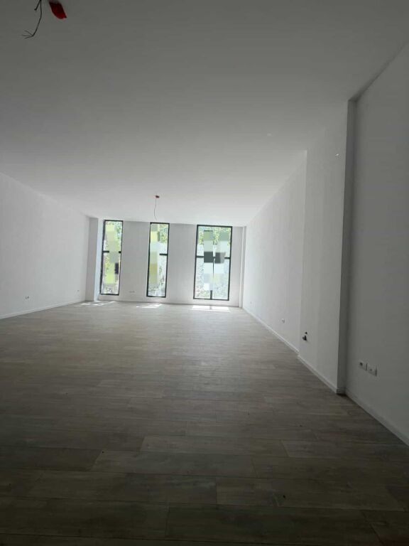 Zyre Me Qera Tek Rruga E Kavajes (ID BZ2925) Tirane