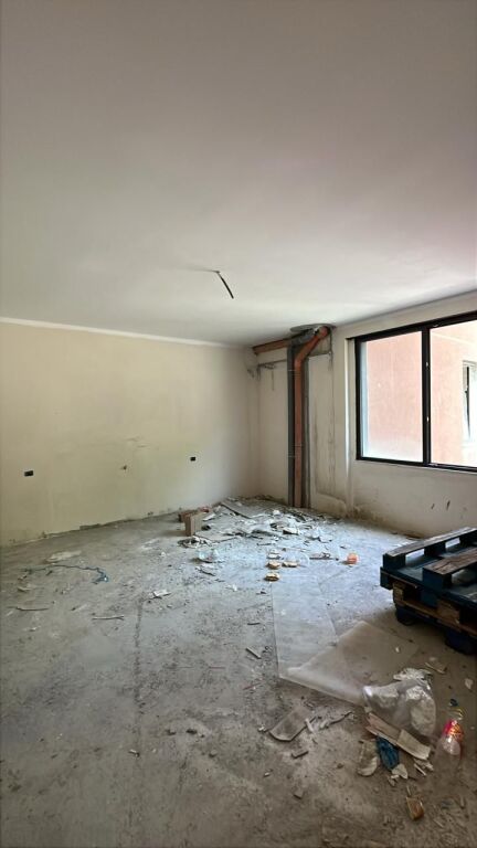 Shitet apartament 3+1+2 – Kompleksi Xheluks, Rruga e Elbasanit !