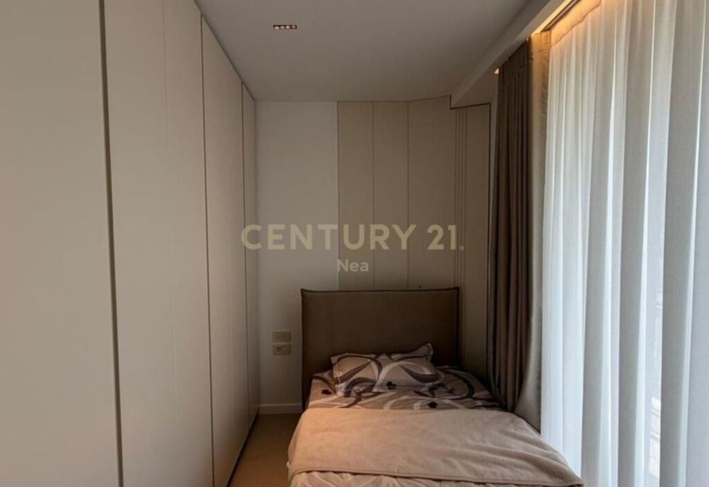 SUPER APPARTAMENTO DI LUSSO 2+1+ POSTO AUTO IN AFFITTO