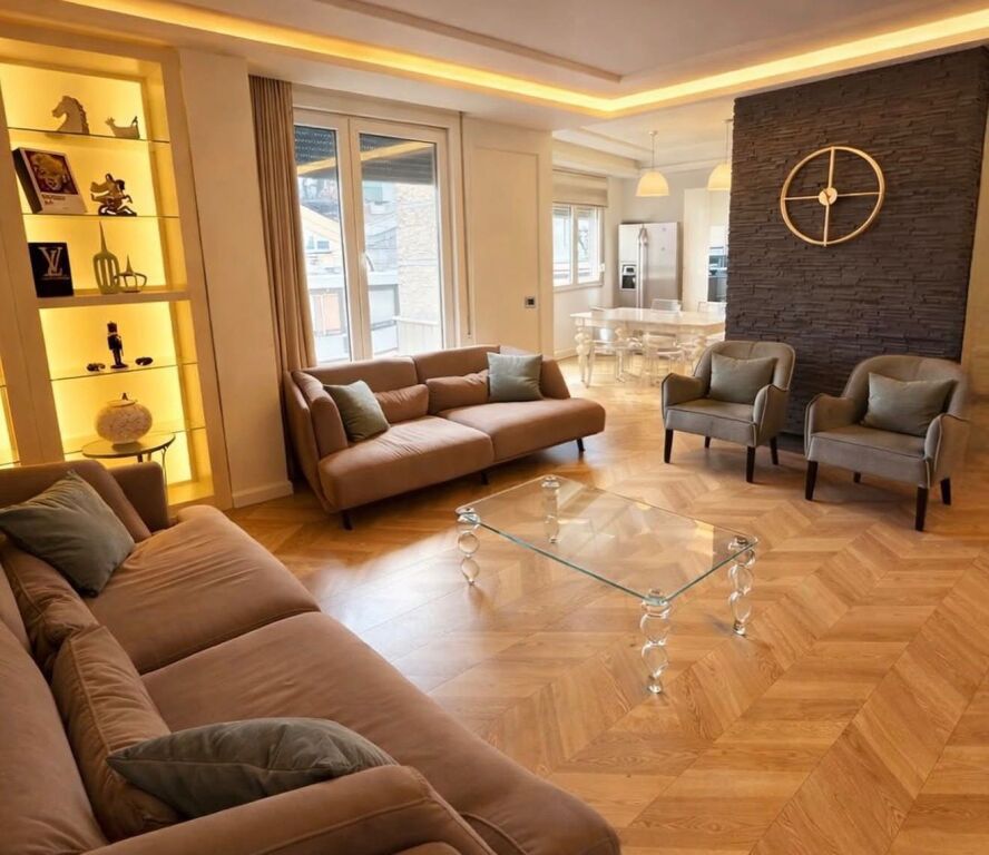 Qera 3+1+2 , Liqeni Artificial