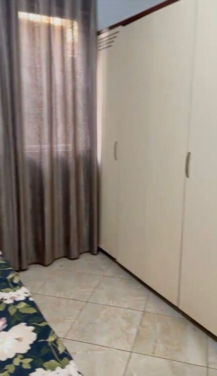 Kodra e Diellit, vicino all'autostrada, appartamento 1+1 in affitto 30.000 leke   