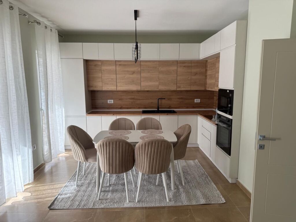 Affittasi 2+1+2 Zogu i Zi 85.000 lek