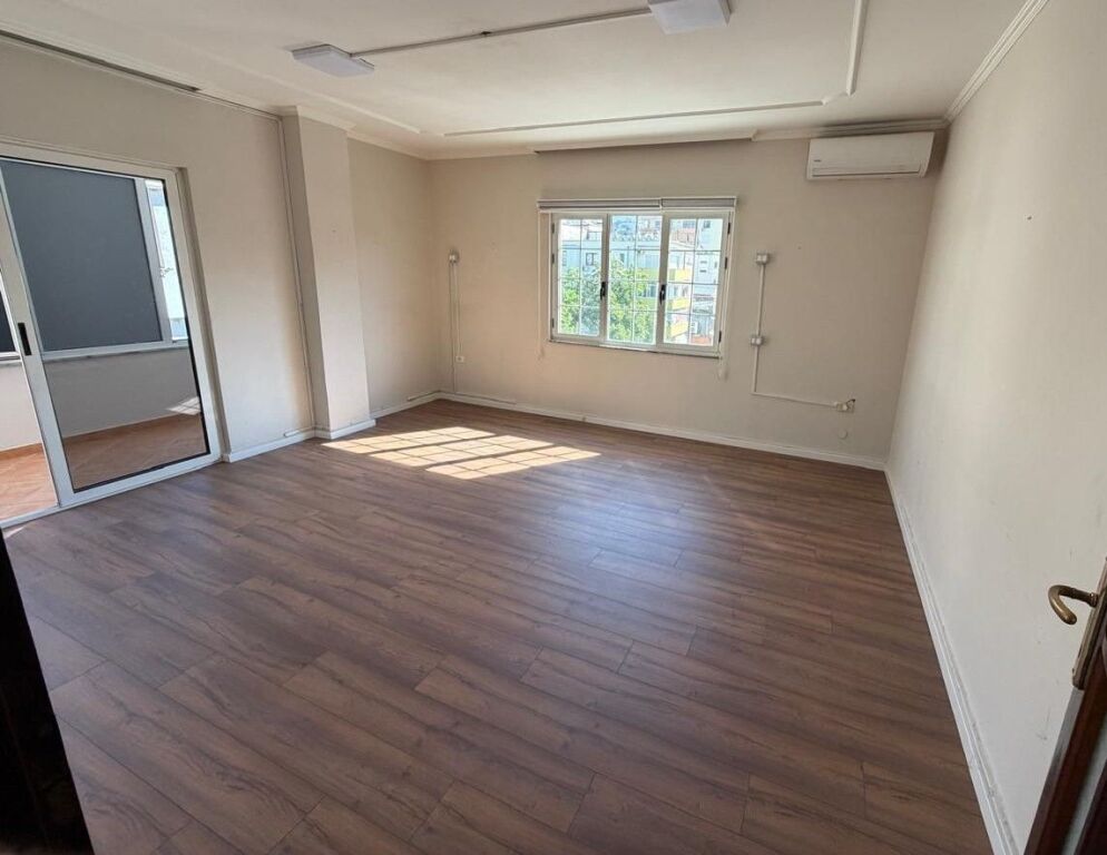 Ambient me Qera për Zyra – Sheshi Willson