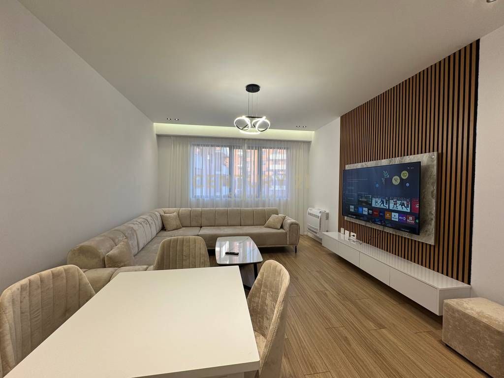 JAPIM ME QIRA 1+1 + PARKING TE URBAN GATE !