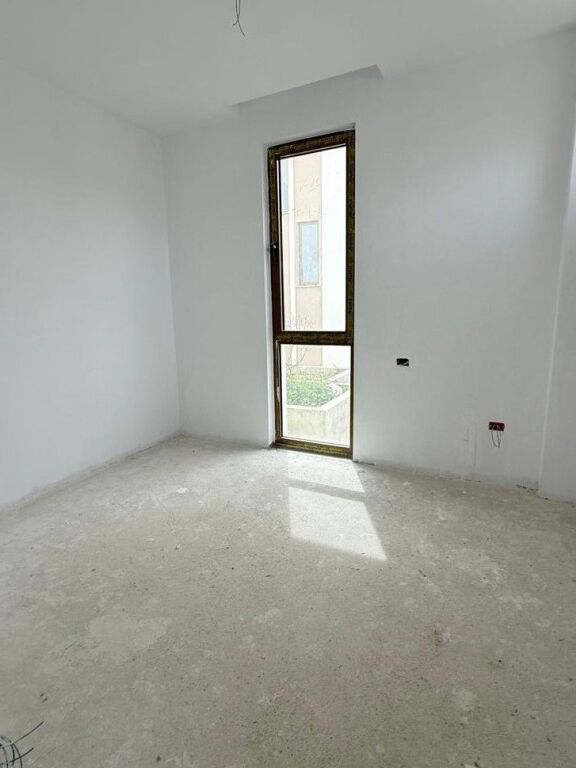 Vilë Individuale 3-Katëshe për SHITJE – Kompleks Rezidencial pranë TEG