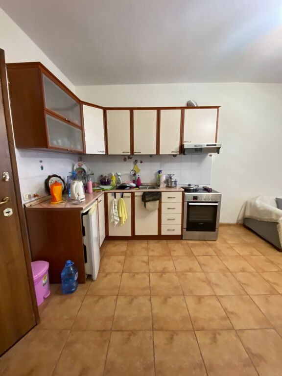 Jepet me qira apartament 1+1