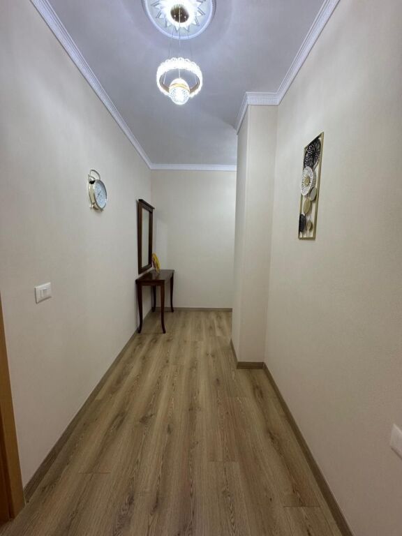 Shitet Apartament 1+1