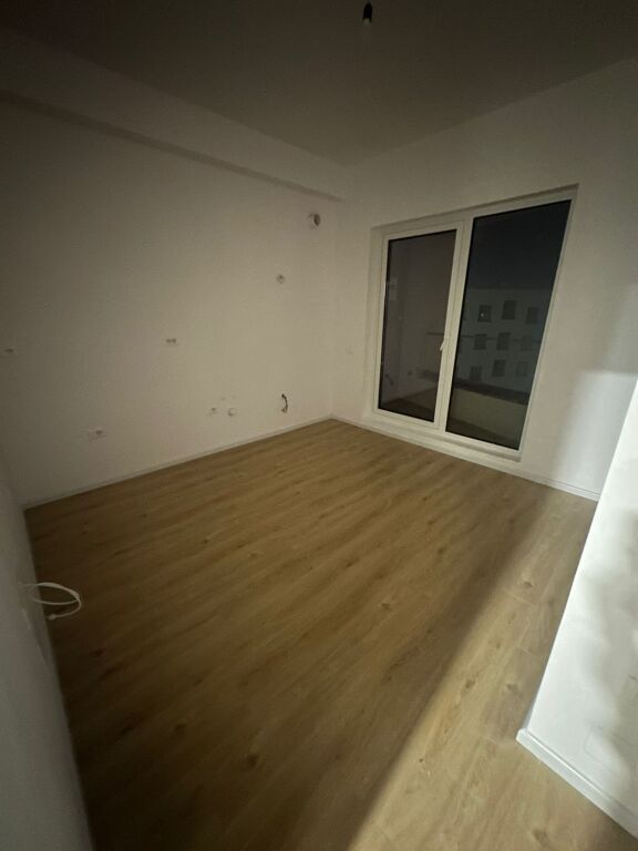 Shitet garsoniere – Kompleksi Kadiu