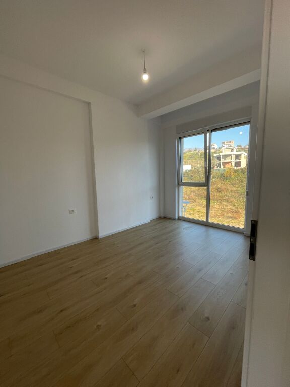 Shitet vilë (me hipoteke)