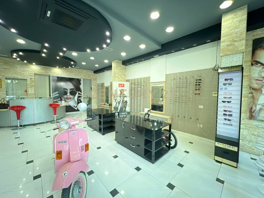 Ambjent Komercial me Qira i pozicionuar pranë Kopshtit Zoologjik.