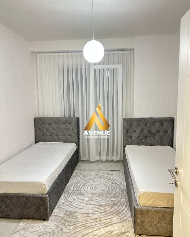 AFFITTASI APPARTAMENTO 2+1+2 COMPLESSO JOLLA, ASTIR, TIRANA