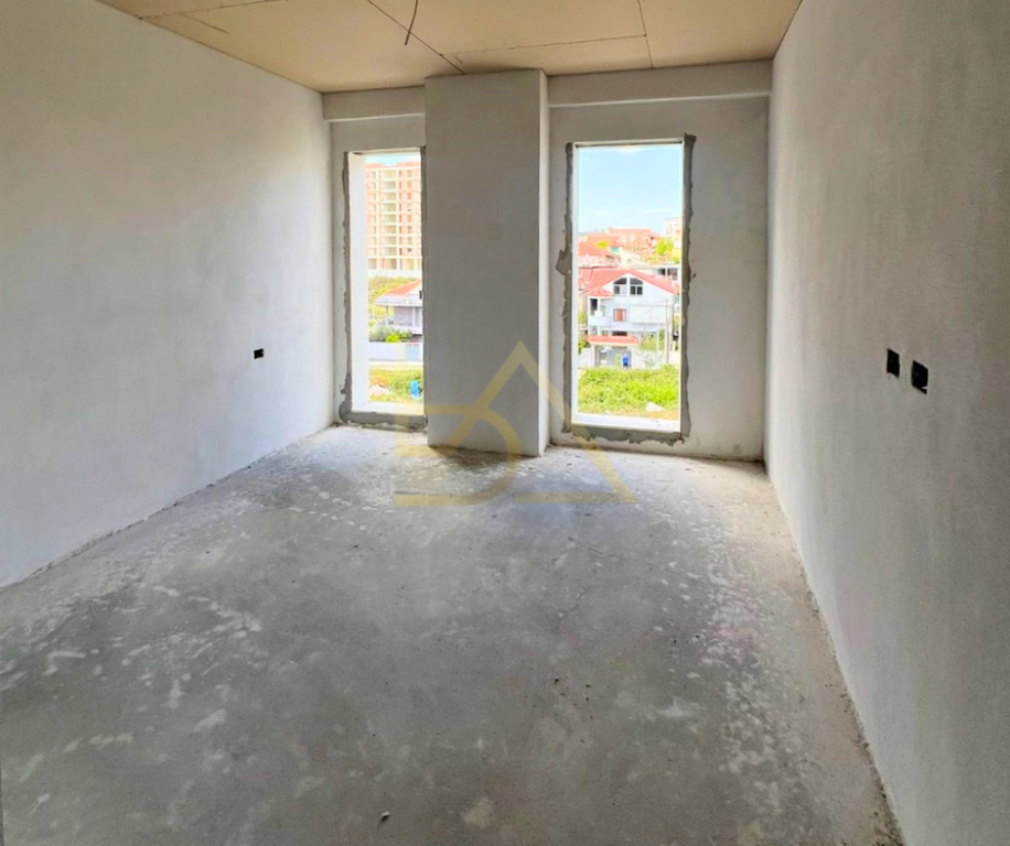 Occasione – Appartamento in Vendita, Porcellana, Tirana