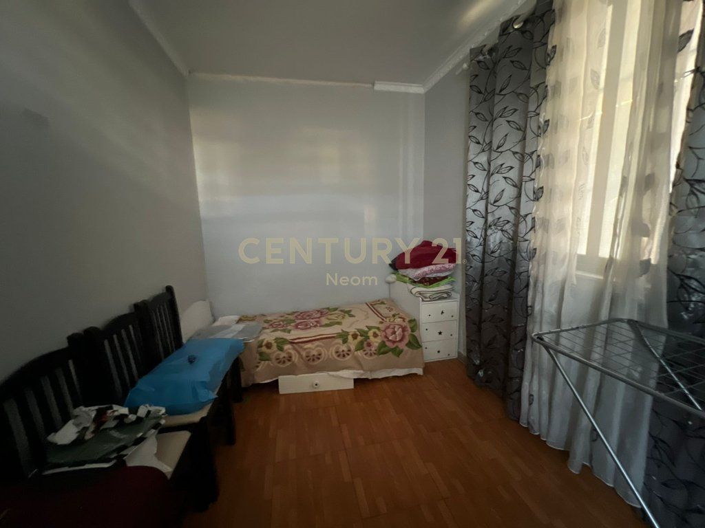 Shitet apartament 2+1 në zonën e Siri Kodrës.
