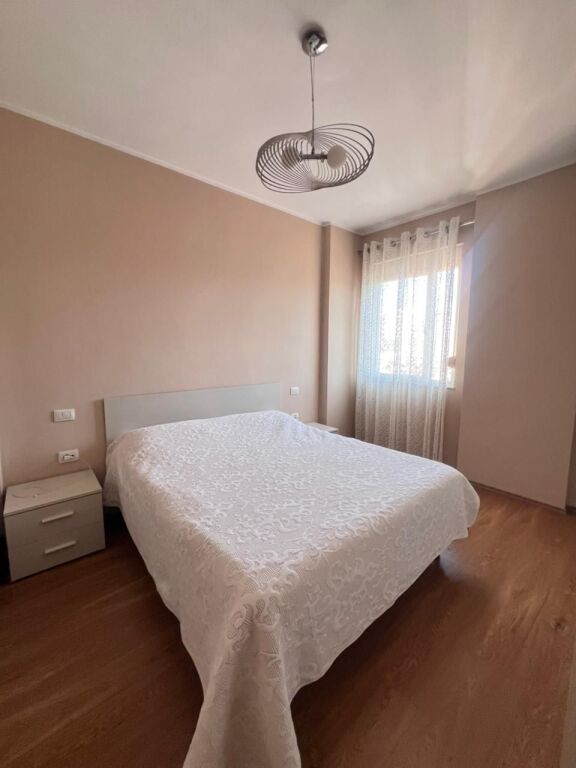 JEPET ME QERA APARTAMENT 2+1+2 PRANE MARKET KAZAZI, DURRES