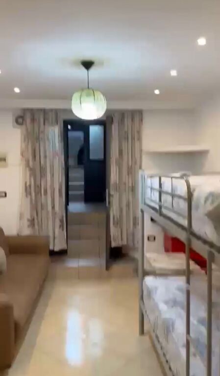 Garsoniere/Bodrum me qera ne Bllok , kafe Roma 26,000 leke   