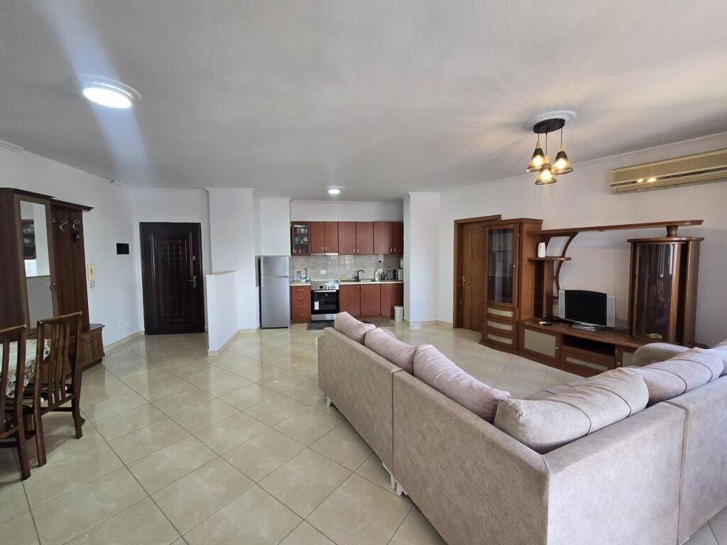 Qera apartament 2+1,Rruga e Barrikadave