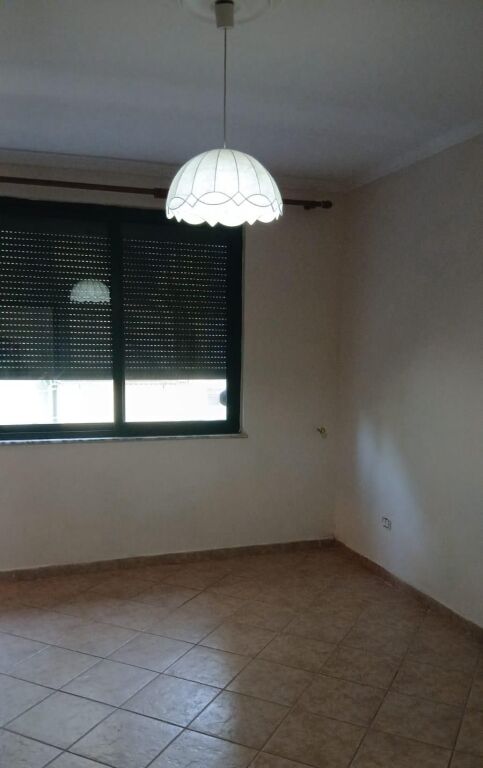 Qera | Ambjent Biznesi | Bulevardi Gjergj Fishta | 1200 €/muaj