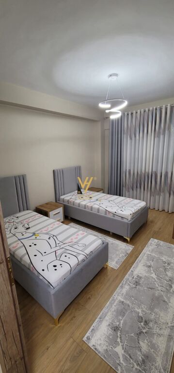 JEPET APARTAMENT 2+1+2+BLK ME QIRA TE KOMUNA E PARISIT 88.000 LEKE