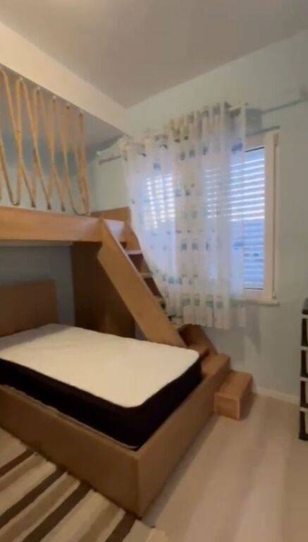 🏡 Apartament 2+1 me Qera – Zona Misto Mame (Yzberisht)