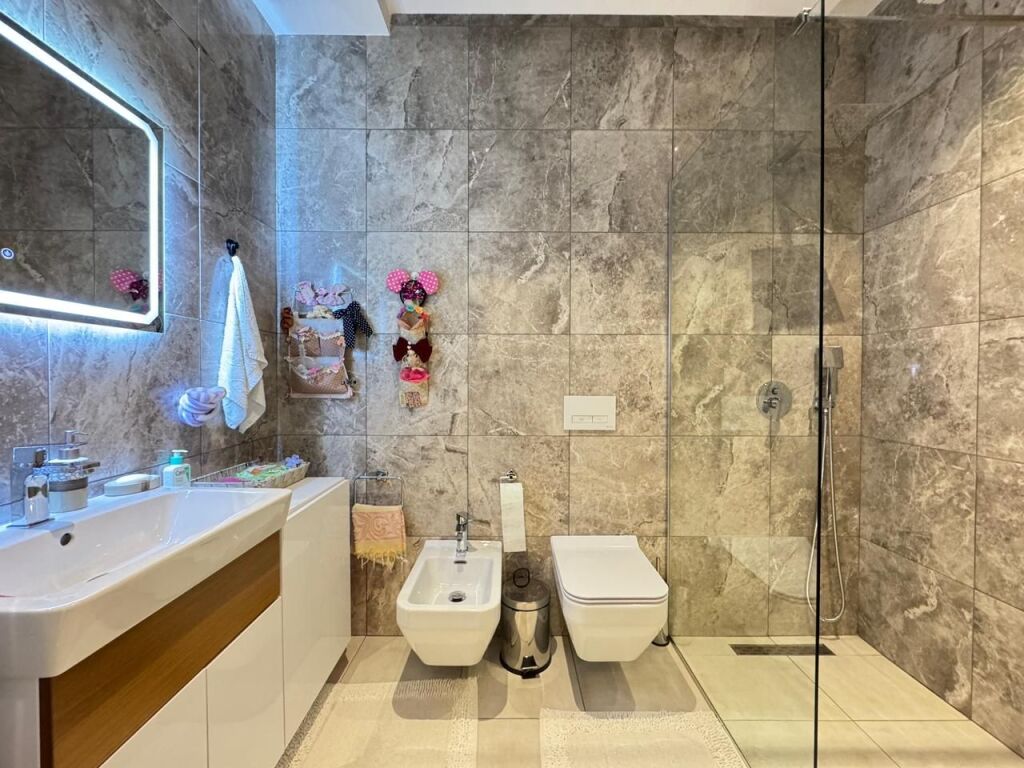 Shitet - Liqeni i Thate - GBI