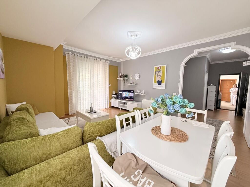 APARTAMENT 1+1 NË SHITJE – LUNGOMARE, VLORË