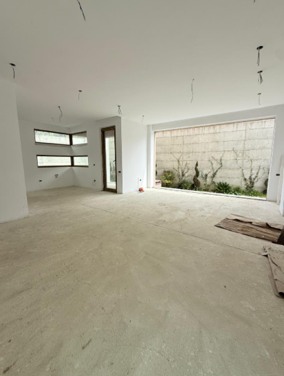 VILLA INDIVIDUALE SU 3 PIANI IN VENDITA – Complesso Residenziale vicino a TEG