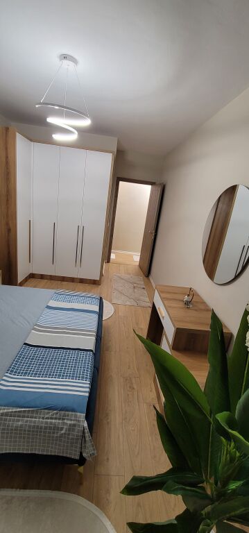 Jept me qira 2+1+2 , kristal center komuna a e parisit