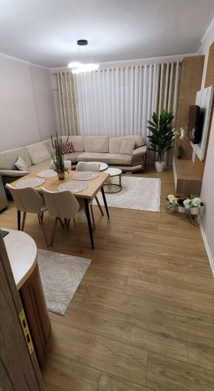 🔥Jepet Apartament 2+1 me qira te Kristal Center prane Komunes Parisit!